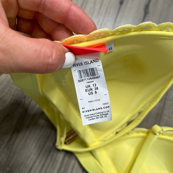 ASOS River Island NWOT Moulded Appliqué Triangle Bikini Top Size 8 in Yellow - Picture 8 of 11